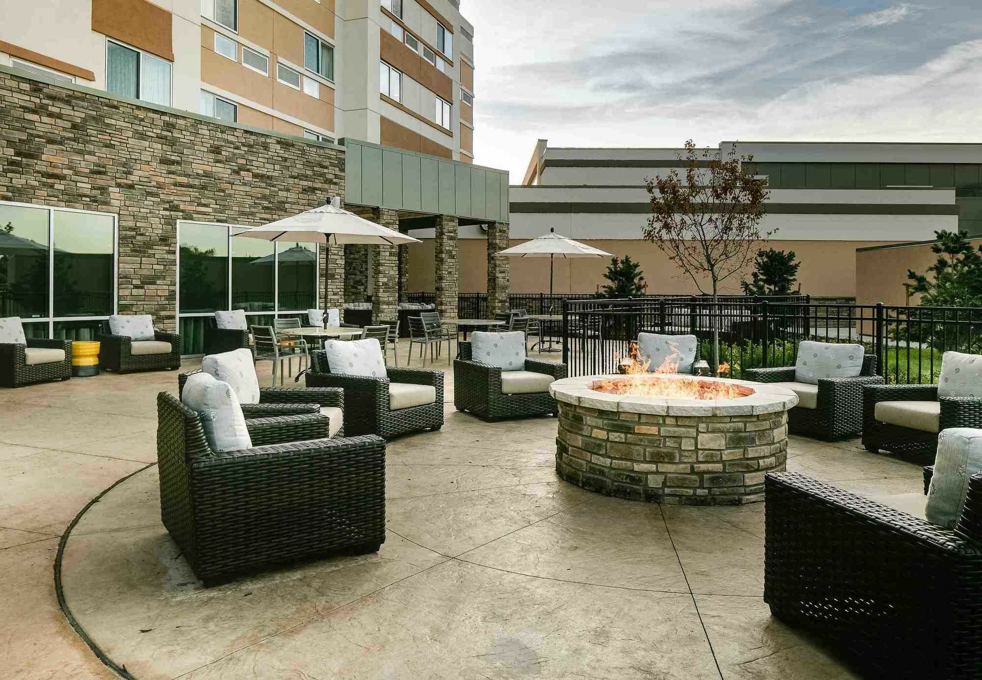 Courtyard By Marriott Omaha Bellevue At Beardmore Event Center Eksteriør bilde